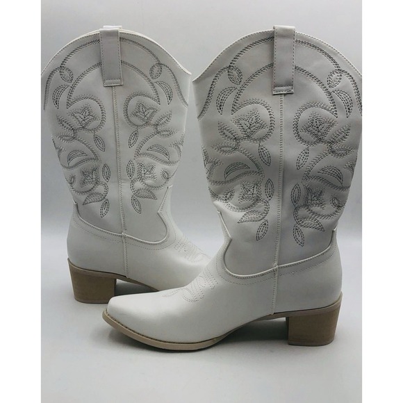 The Unbranded Brand Shoes - ILV Women's Boots Women's 8.5 White Leather Pull On Point Box Toe Wedding Bridal